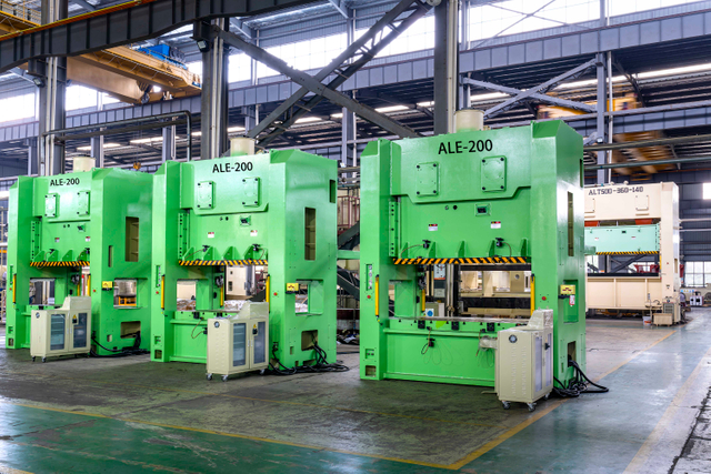 ชิ้นส่วนเขียนแบบโลหะปั๊มขึ้นรูปสายการผลิตเครื่องเจาะเครื่องกดไฟฟ้า